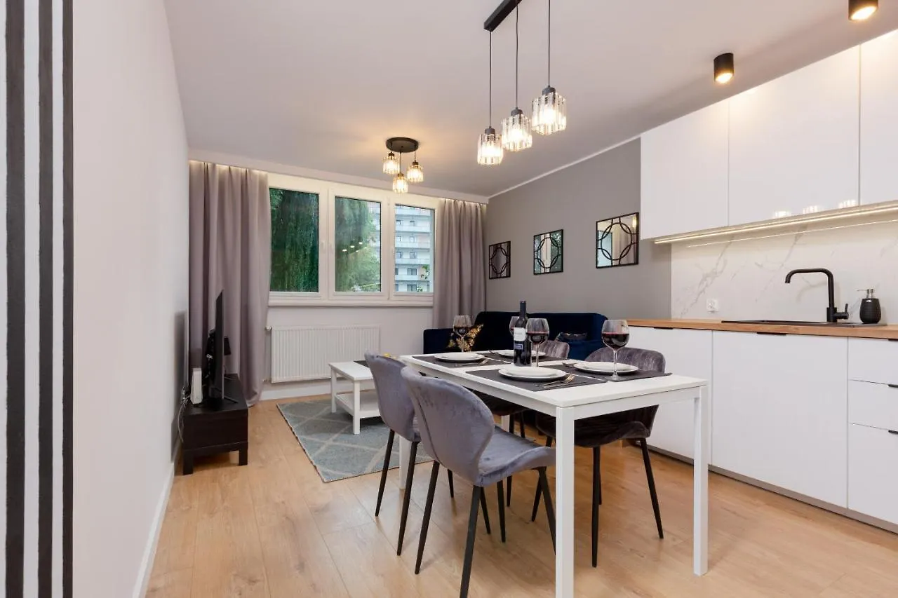 Beautiful Two-Bedroom Apartment Warsaw Bielany By Noclegi Renters