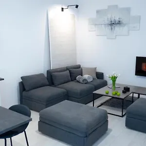 https://lobzowska-6-apartments.krakowhotelspoland.com